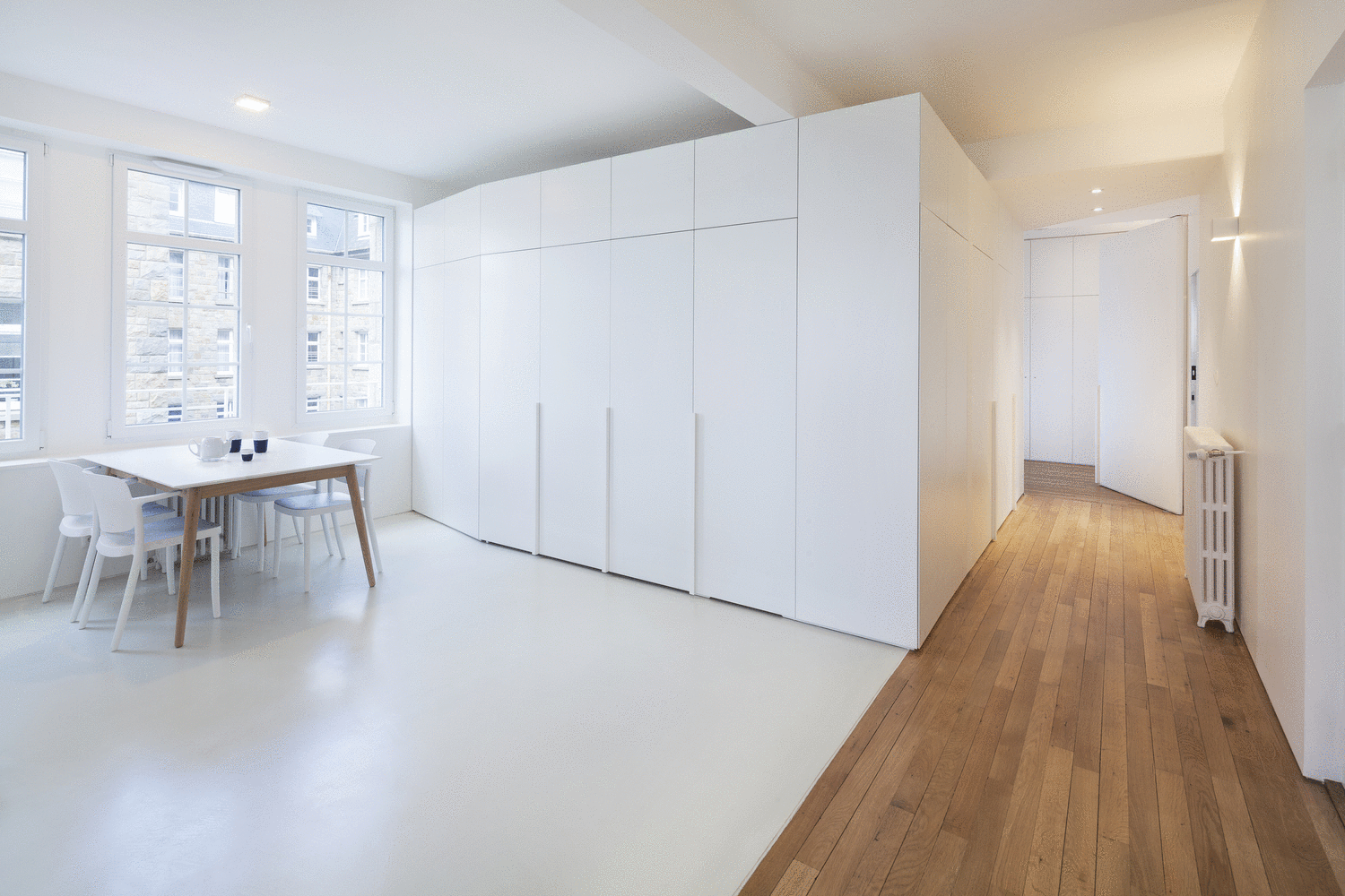 Vue intérieure. Rénovation d'un appartement à Saint-Malo Intra Muros.