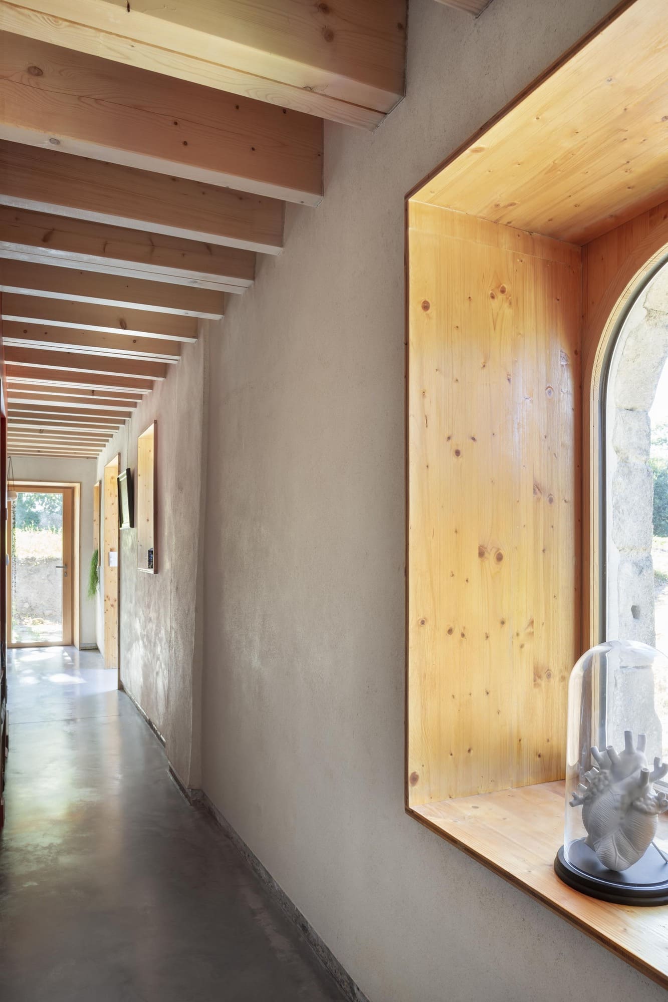 Vue intérieure. Rénovation d'une longère à Aucaleuc.