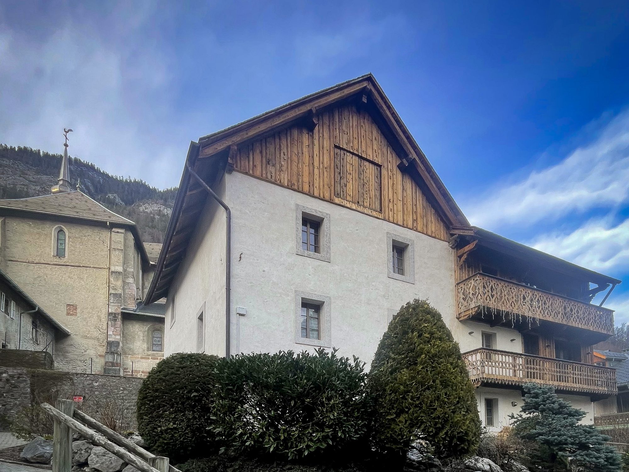 Vue extérieure. Réhabilitation d'un chalet à Abondance.