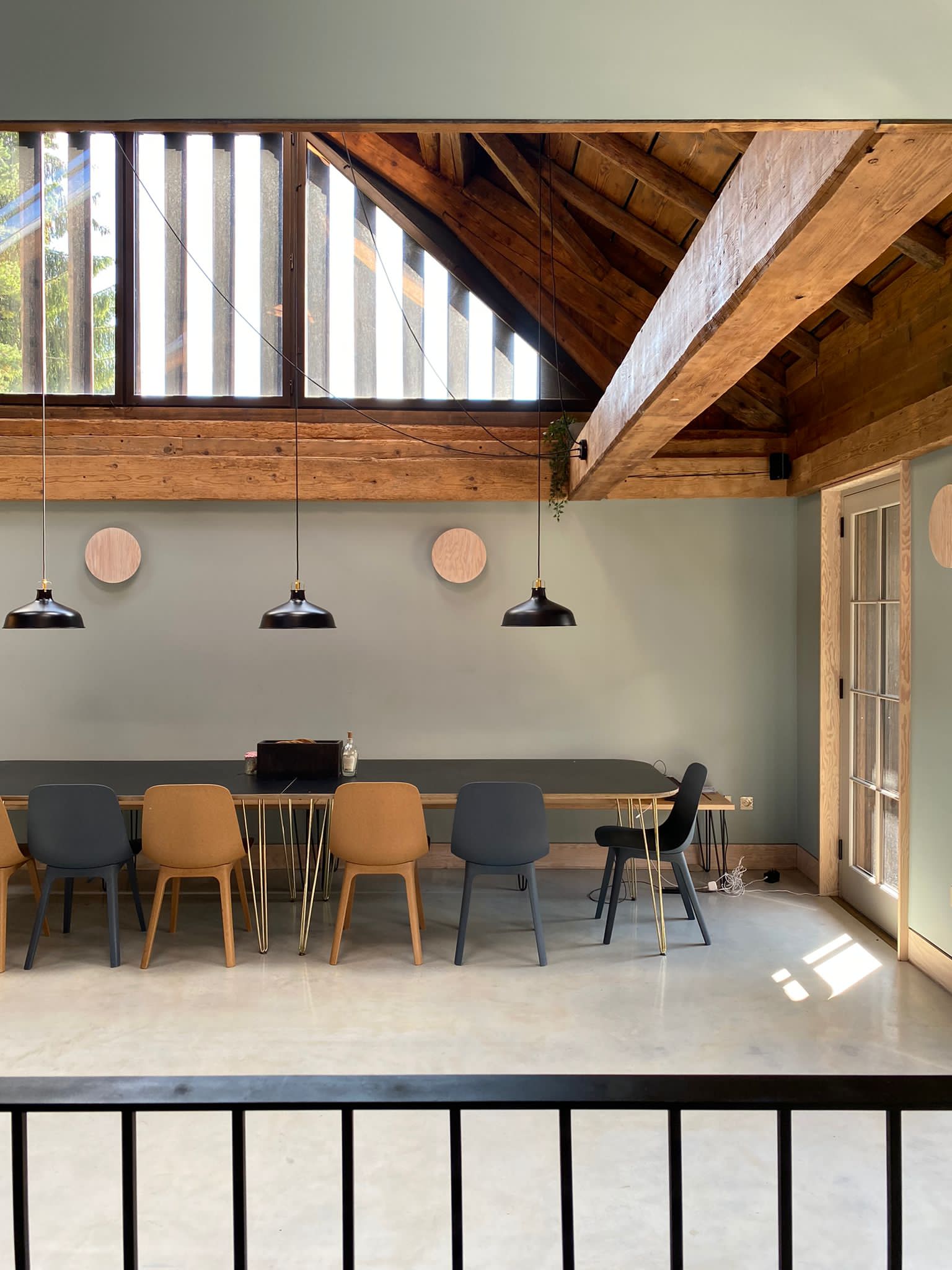 Vue intérieure. Réhabilitation d'un chalet à Abondance.