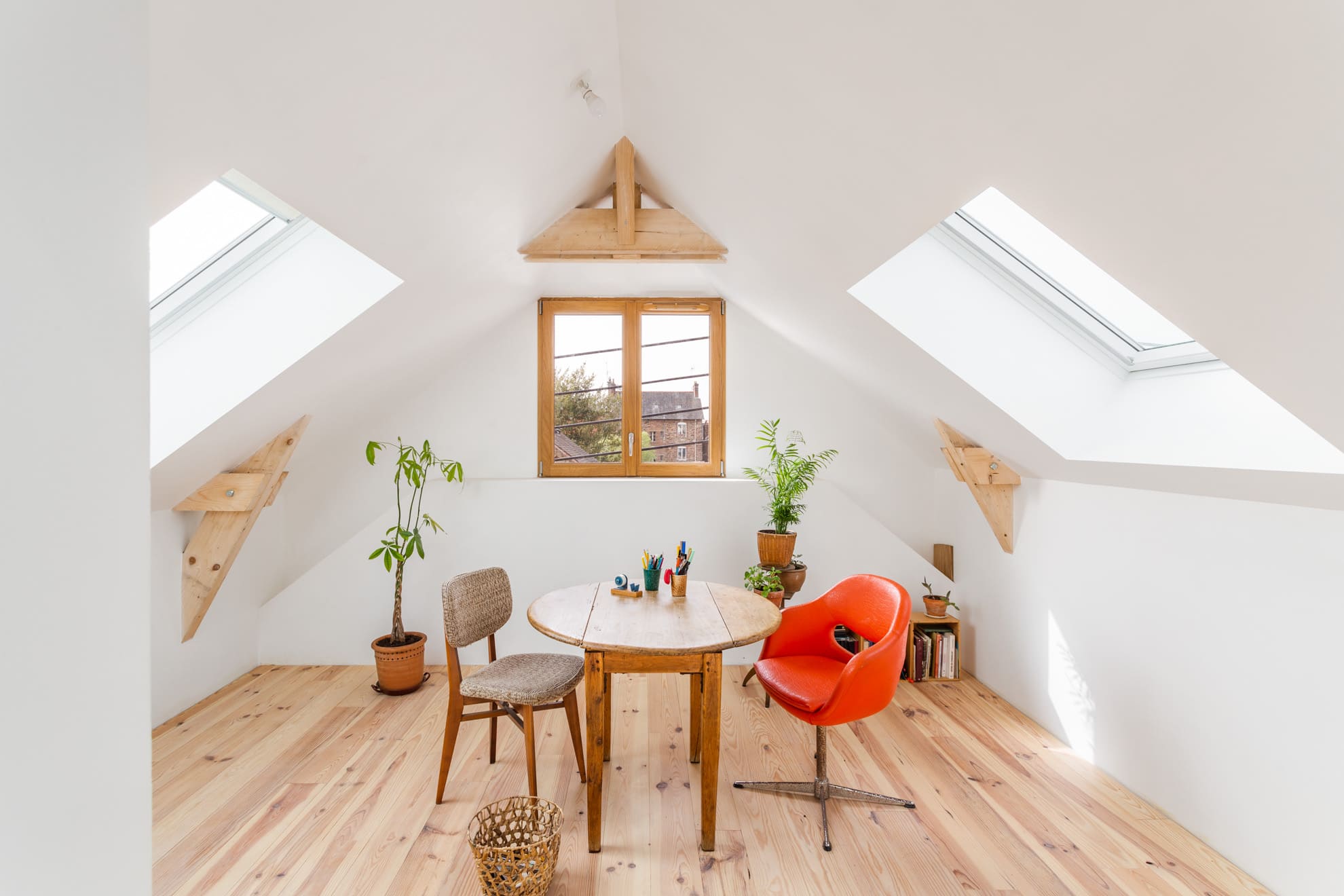 Vue intérieure. Surélévation d'une maison individuelle à Rennes.