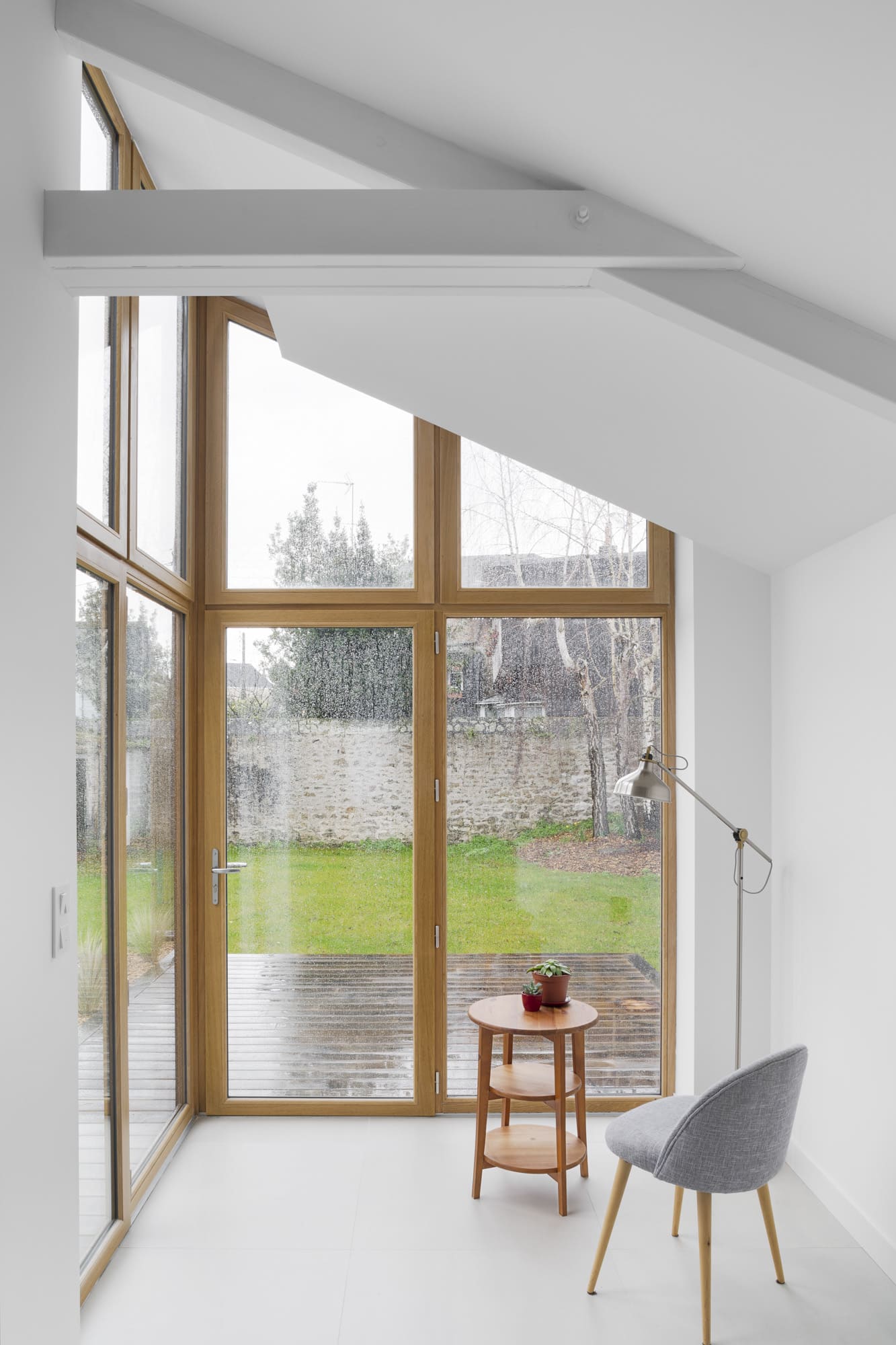 Vue intérieure. Extension et rénovation d'une maison à Dinard.