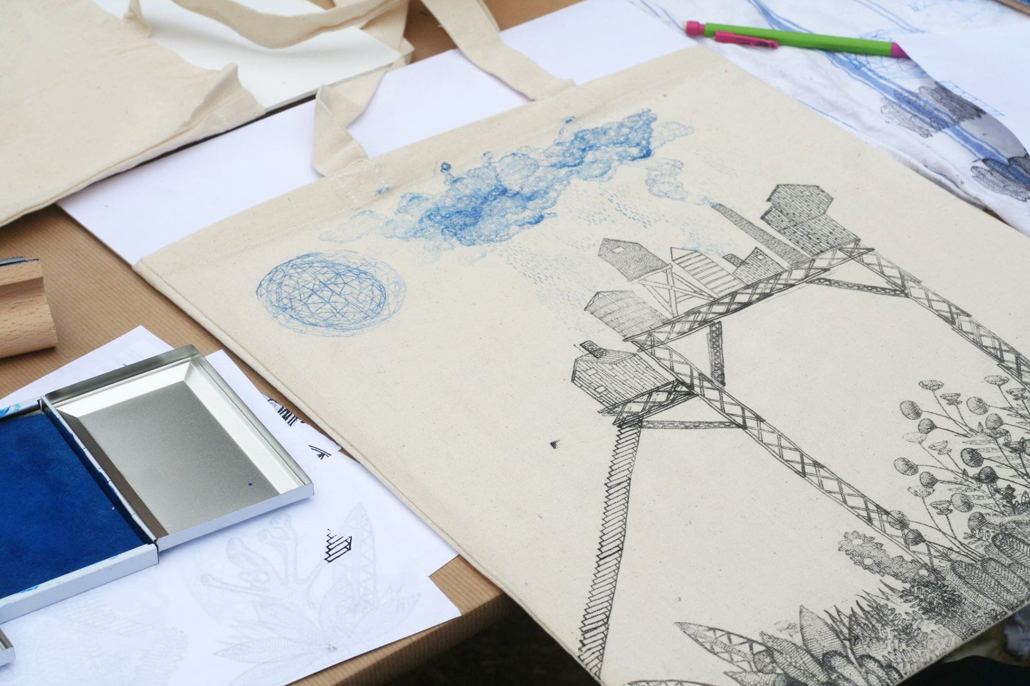 Tampons de l'atelier public "On s'en tamponne".