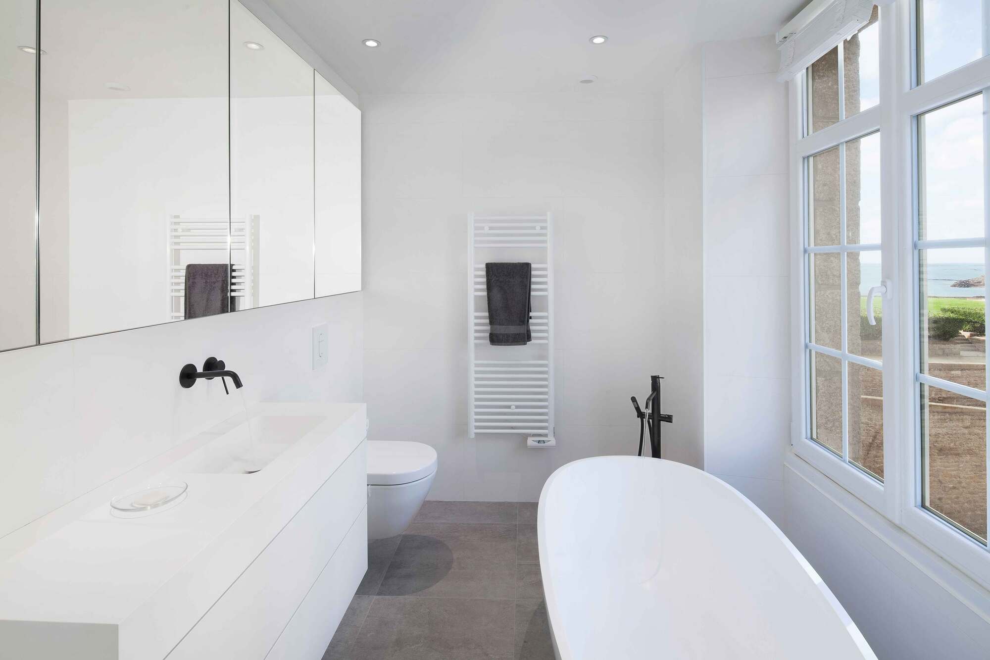 Salle de bain. Rénovation d'un appartement à Saint-Malo Intra Muros